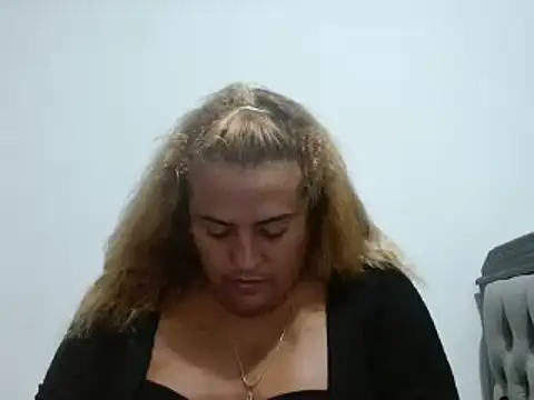 KIARAMARSHALLWELLZ online show from February 2025 02:38:01 AM