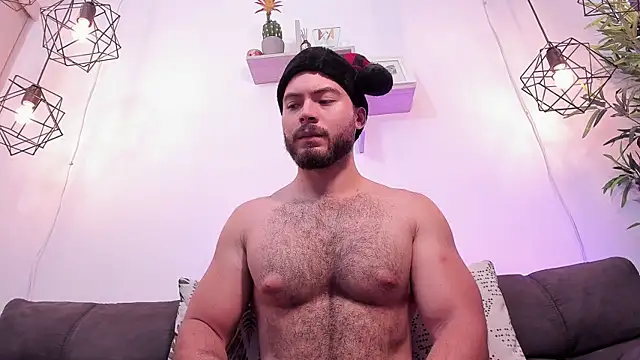 SebastianVilla  online show from December 2024 06:39:02 PM