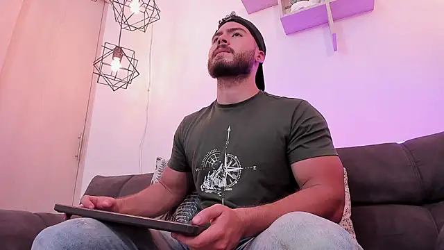 SebastianVilla  online show from December 2024 09:26:02 PM