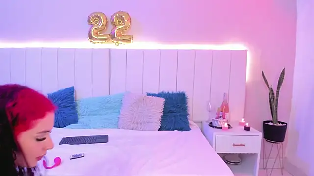CAMILLEN PETTID online show from October 2025 10:20:02 PM