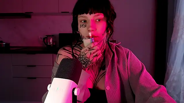 tradishka online show from February 2025 01:11:02 PM