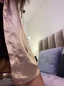 Emilia Bakerr online show from February 2025 06:11:02 PM