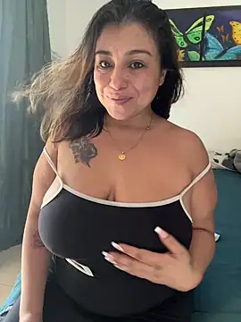 Snapshot of MrsFoucher chatting on December 2024 05:55:01 PM MrsFoucher online show from December 2024 05:55:01 PM