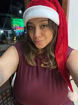 Snapshot of MrsFoucher chatting on December 2024 07:46:01 AM MrsFoucher online show from December 2024 07:46:01 AM
