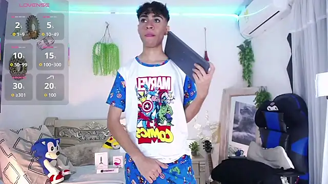 Snapshot of huge_armound chatting on March 2026 05:41:01 AM huge armound online show from March 2026 05:41:01 AM