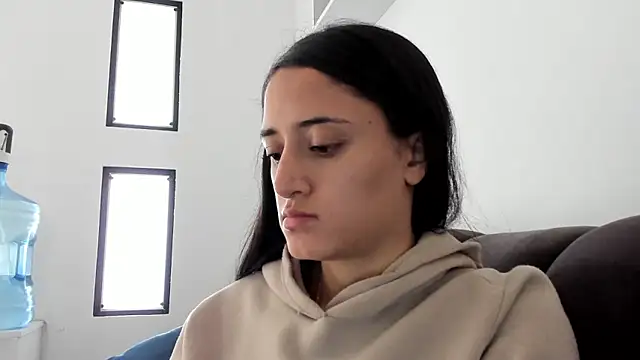  Caroliinee  online show from February 2025 04:22:01 PM