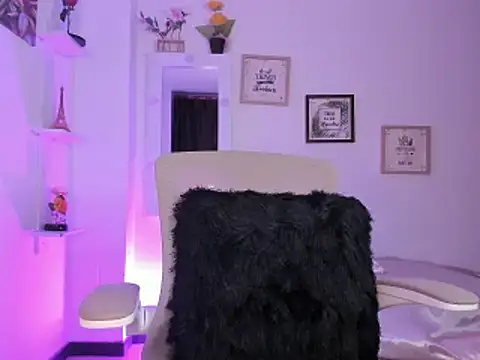  Caroliinee  online show from March 2025 11:43:01 PM