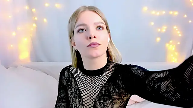 Lily Daviss online show from February 2026 03:00:02 AM