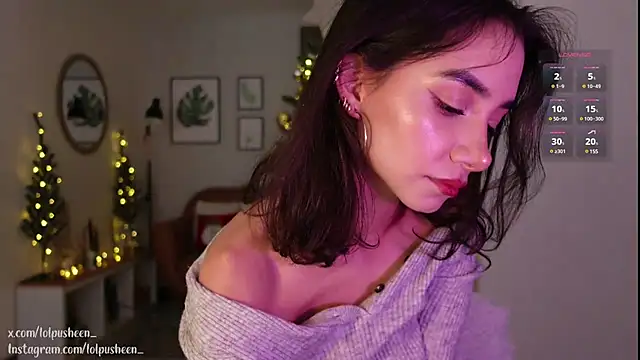 Snapshot of JulietteDee chatting on December 2024 07:11:02 PM JulietteDee online show from December 2024 07:11:02 PM