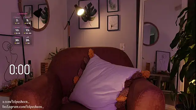 Snapshot of JulietteDee chatting on January 2025 10:04:02 PM JulietteDee online show from January 2025 10:04:02 PM