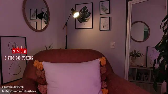 Snapshot of JulietteDee chatting on January 2025 09:41:01 PM JulietteDee online show from January 2025 09:41:01 PM