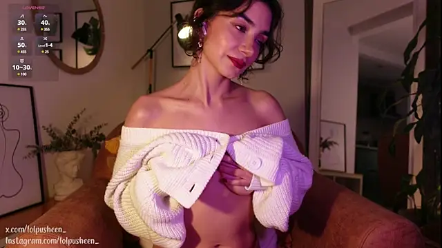 Snapshot of JulietteDee chatting on February 2025 10:19:02 PM JulietteDee online show from February 2025 10:19:02 PM