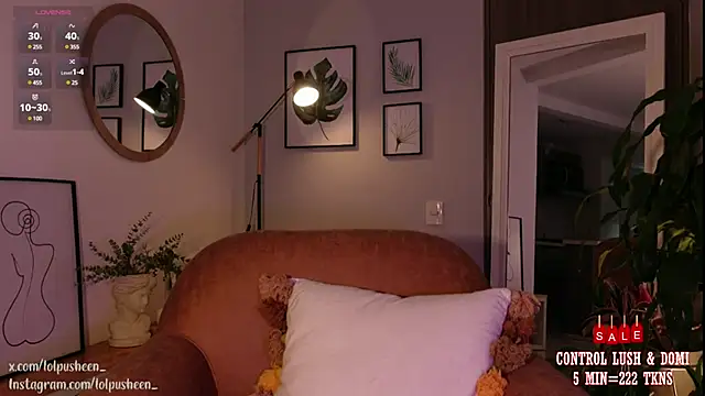 Snapshot of JulietteDee chatting on February 2025 09:48:01 PM JulietteDee online show from February 2025 09:48:01 PM