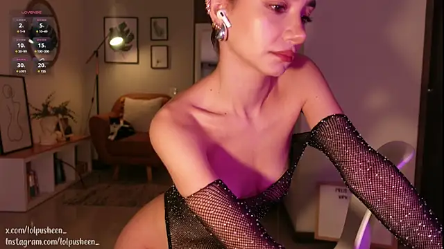 Snapshot of JulietteDee chatting on March 2025 10:43:01 PM JulietteDee online show from March 2025 10:43:01 PM