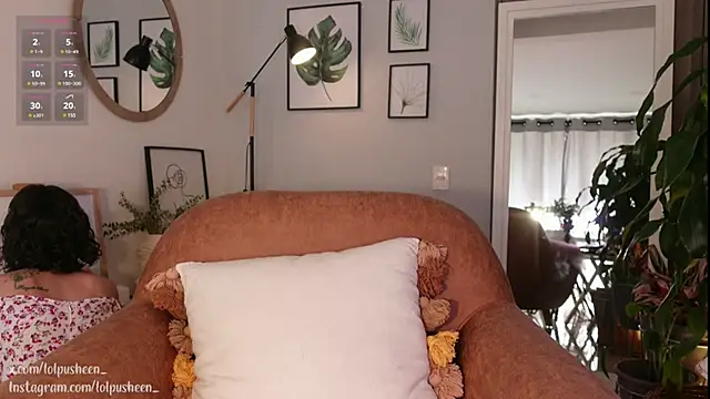 Snapshot of JulietteDee chatting on March 2025 09:05:02 PM JulietteDee online show from March 2025 09:05:02 PM