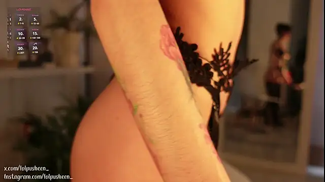 Snapshot of JulietteDee chatting on March 2025 10:50:01 PM JulietteDee online show from March 2025 10:50:01 PM