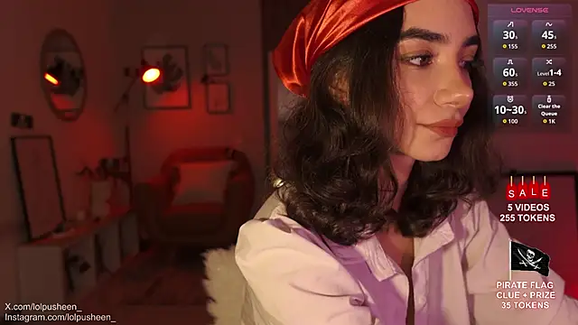 Snapshot of JulietteDee chatting on October 2025 11:15:01 PM JulietteDee online show from October 2025 11:15:01 PM