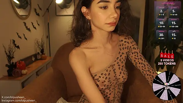 Snapshot of JulietteDee chatting on October 2025 10:54:02 PM JulietteDee online show from October 2025 10:54:02 PM