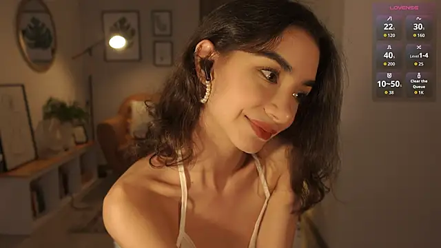 Snapshot of JulietteDee chatting on November 2025 09:59:02 PM JulietteDee online show from November 2025 09:59:02 PM