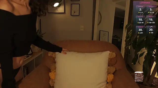 Snapshot of JulietteDee chatting on November 2025 10:20:02 PM JulietteDee online show from November 2025 10:20:02 PM