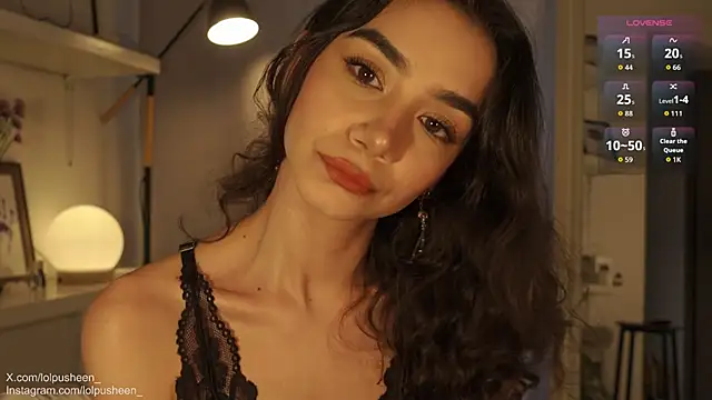 Snapshot of JulietteDee chatting on November 2025 10:07:02 PM JulietteDee online show from November 2025 10:07:02 PM