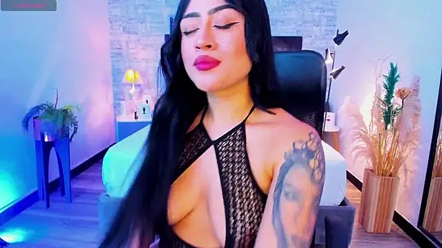 Snapshot of lucianaroy chatting on December 2024 09:01:01 PM lucianaroy online show from December 2024 09:01:01 PM
