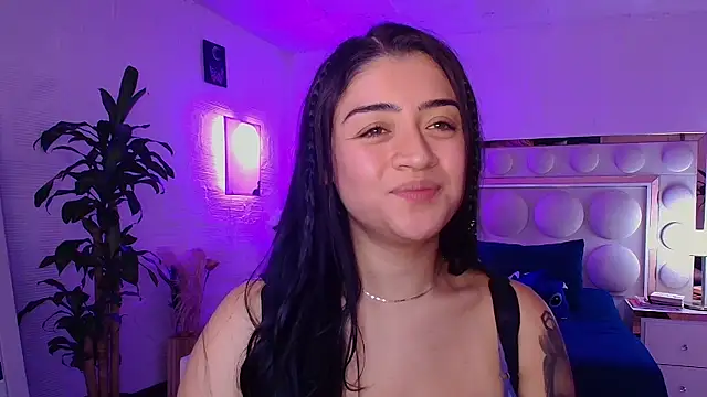 Snapshot of lucianaroy chatting on October 2025 08:30:02 PM lucianaroy online show from October 2025 08:30:02 PM