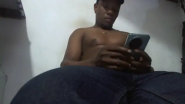 hugo3918  online show from October 2025 03:46:02 PM