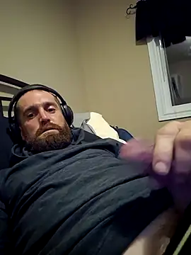 Snapshot of BiffingCoyote chatting on December 2025 04:10:01 AM BiffingCoyote online show from December 2025 04:10:01 AM