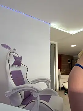 Snapshot of Alison_Diaz17 chatting on February 2025 10:32:01 PM Alison Diaz17 online show from February 2025 10:32:01 PM