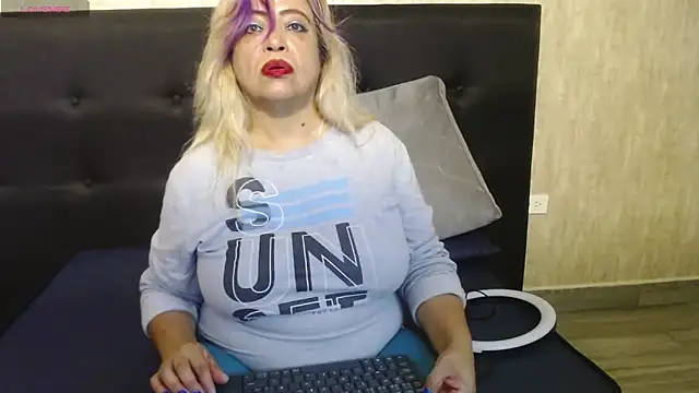 Natasha 699 online show from November 2025 10:10:01 PM