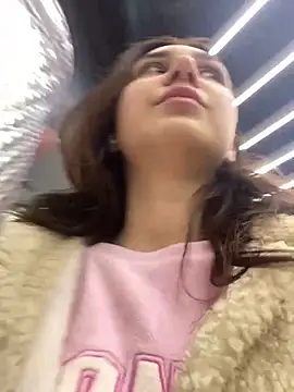 QuitieLia online show from December 2024 03:13:02 PM