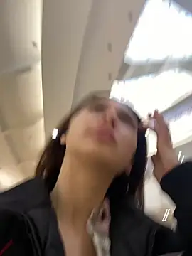 QuitieLia online show from December 2024 08:11:02 AM