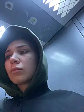 QuitieLia online show from January 2025 08:20:02 AM