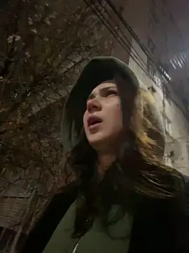 QuitieLia online show from January 2025 03:22:01 PM