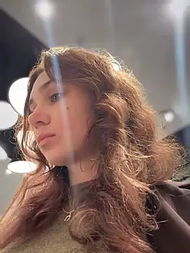 QuitieLia online show from September 2025 08:08:01 AM