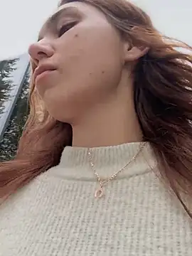 QuitieLia online show from October 2025 09:29:02 AM