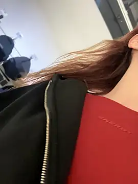 QuitieLia online show from October 2025 08:26:02 AM