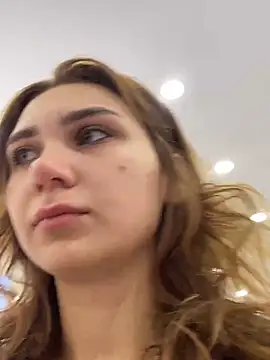 QuitieLia online show from November 2025 08:14:01 AM