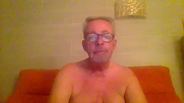 Snapshot of tuggy59 chatting on September 2025 04:45:02 AM tuggy59 online show from September 2025 04:45:02 AM