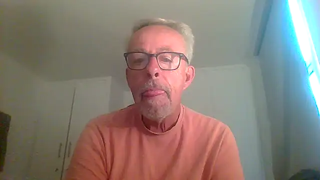 Snapshot of tuggy59 chatting on September 2025 04:47:01 AM tuggy59 online show from September 2025 04:47:01 AM