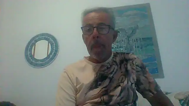 Snapshot of tuggy59 chatting on September 2025 04:38:02 AM tuggy59 online show from September 2025 04:38:02 AM