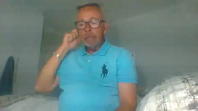 Snapshot of tuggy59 chatting on October 2025 05:04:02 AM tuggy59 online show from October 2025 05:04:02 AM