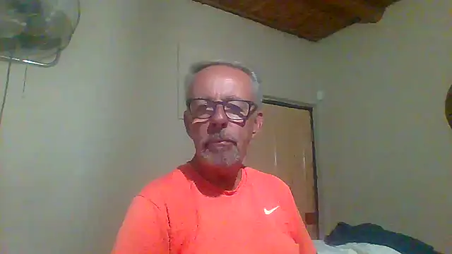 Snapshot of tuggy59 chatting on October 2025 05:46:02 PM tuggy59 online show from October 2025 05:46:02 PM