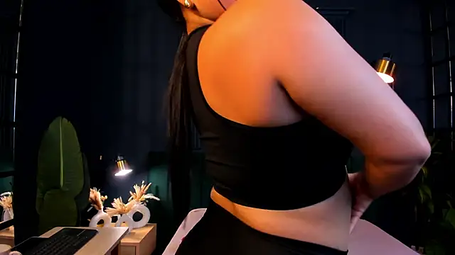 taylor bennet online show from February 2025 12:19:02 PM