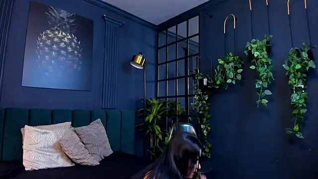 taylor bennet online show from February 2025 12:16:01 PM