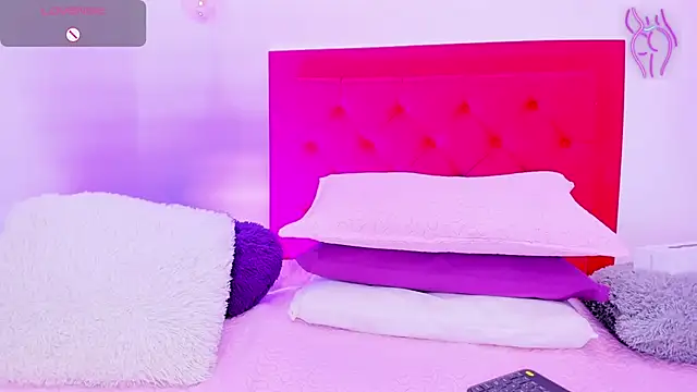 Snapshot of Sofia_Girl_ chatting on December 2024 07:24:02 AM Sofia Girl online show from December 2024 07:24:02 AM