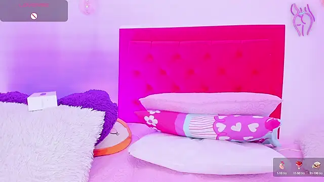 Snapshot of Sofia_Girl_ chatting on December 2024 08:21:01 AM Sofia Girl online show from December 2024 08:21:01 AM