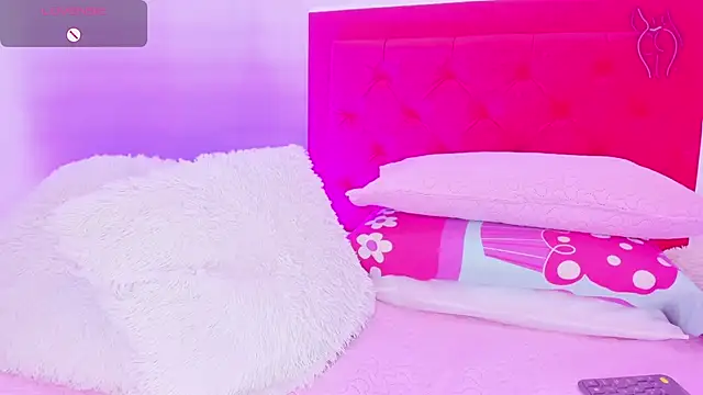 Snapshot of Sofia_Girl_ chatting on December 2024 08:26:01 AM Sofia Girl online show from December 2024 08:26:01 AM