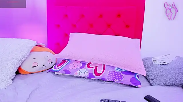 Snapshot of Sofia_Girl_ chatting on March 2025 08:25:02 AM Sofia Girl online show from March 2025 08:25:02 AM